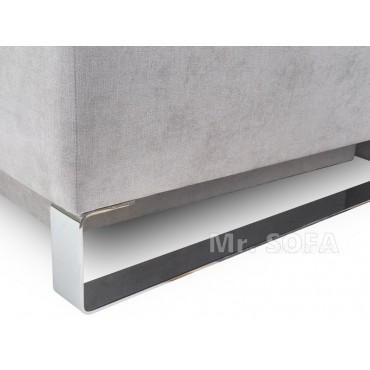 srebrna metalowa noga kanapy