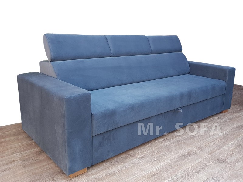 trzyosobowa sofa z zagłówkami